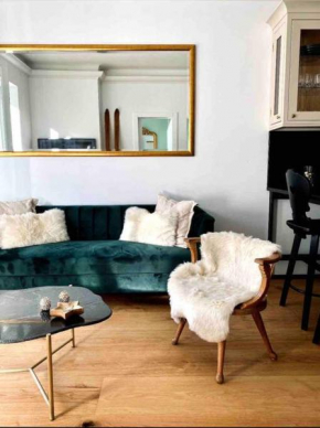 Brand-new, central apartment w/ VIEWS
